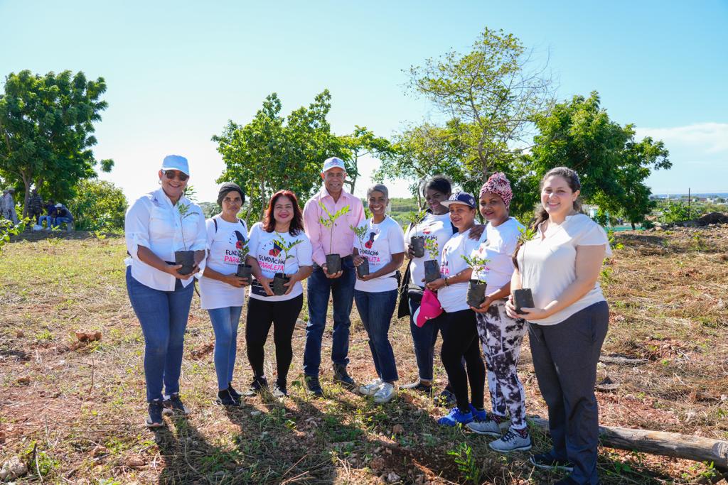 Medio Ambiente y la Fundación Pañoleta celebran juntos el mes de la reforestación y de la lucha contra el cáncer