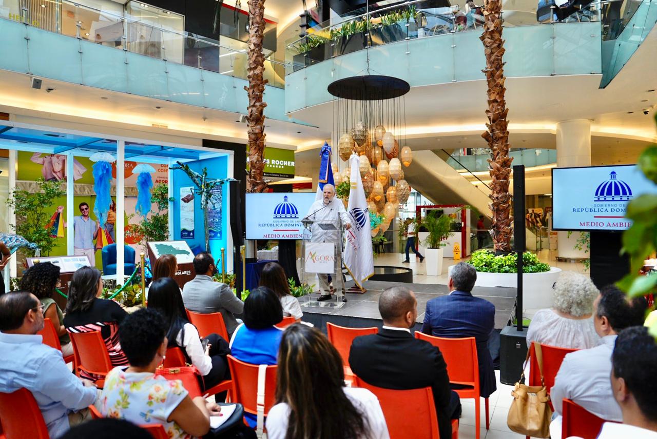 Medio Ambiente realiza feria “Ambiente y Ciudadanía” en Ágora Mall para promover la conciencia ambiental