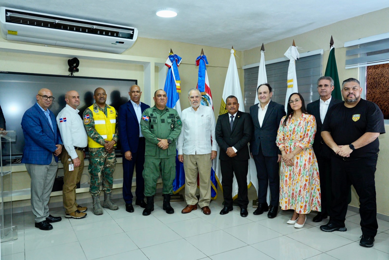 La apertura del taller, celebrado en la sede del Senpa, estuvo encabezada por el ministro de Medio Ambiente, Miguel Ceara Hatton, y el embajador de Costa Rica en República Dominicana, Edwin Vásquez Chinchilla.