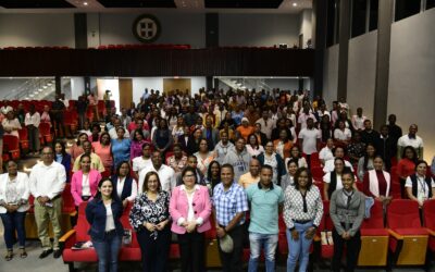 Medio Ambiente y Plan LEA sensibilizan a más de 400 docentes de Santo Domingo y Santiago sobre retos del cambio climático