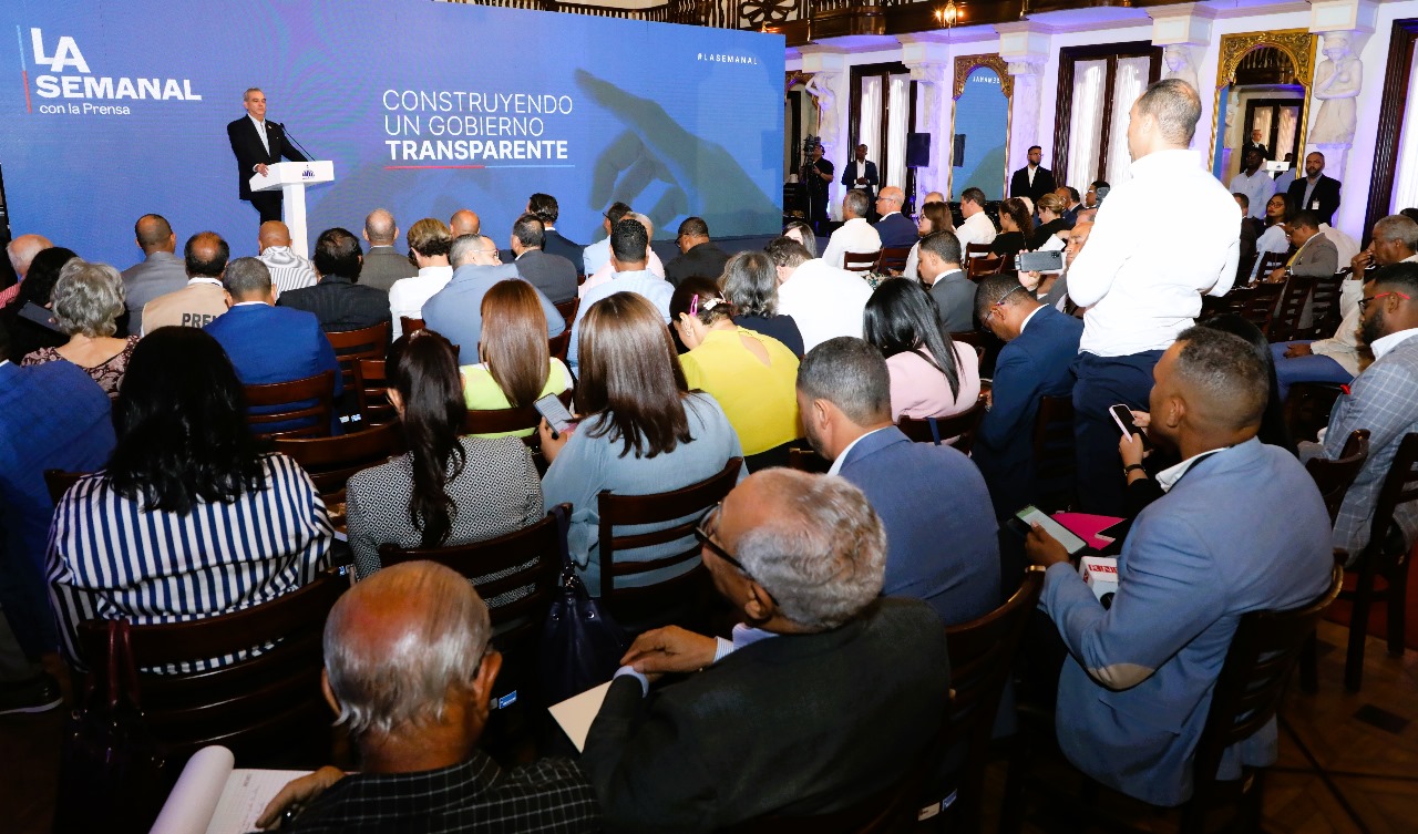 Presidente Abinader presenta logros sobre transparencia gubernamental