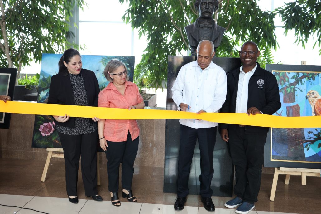 Medio Ambiente recibe exhibición “Hábitat” de artistas de la UASD
