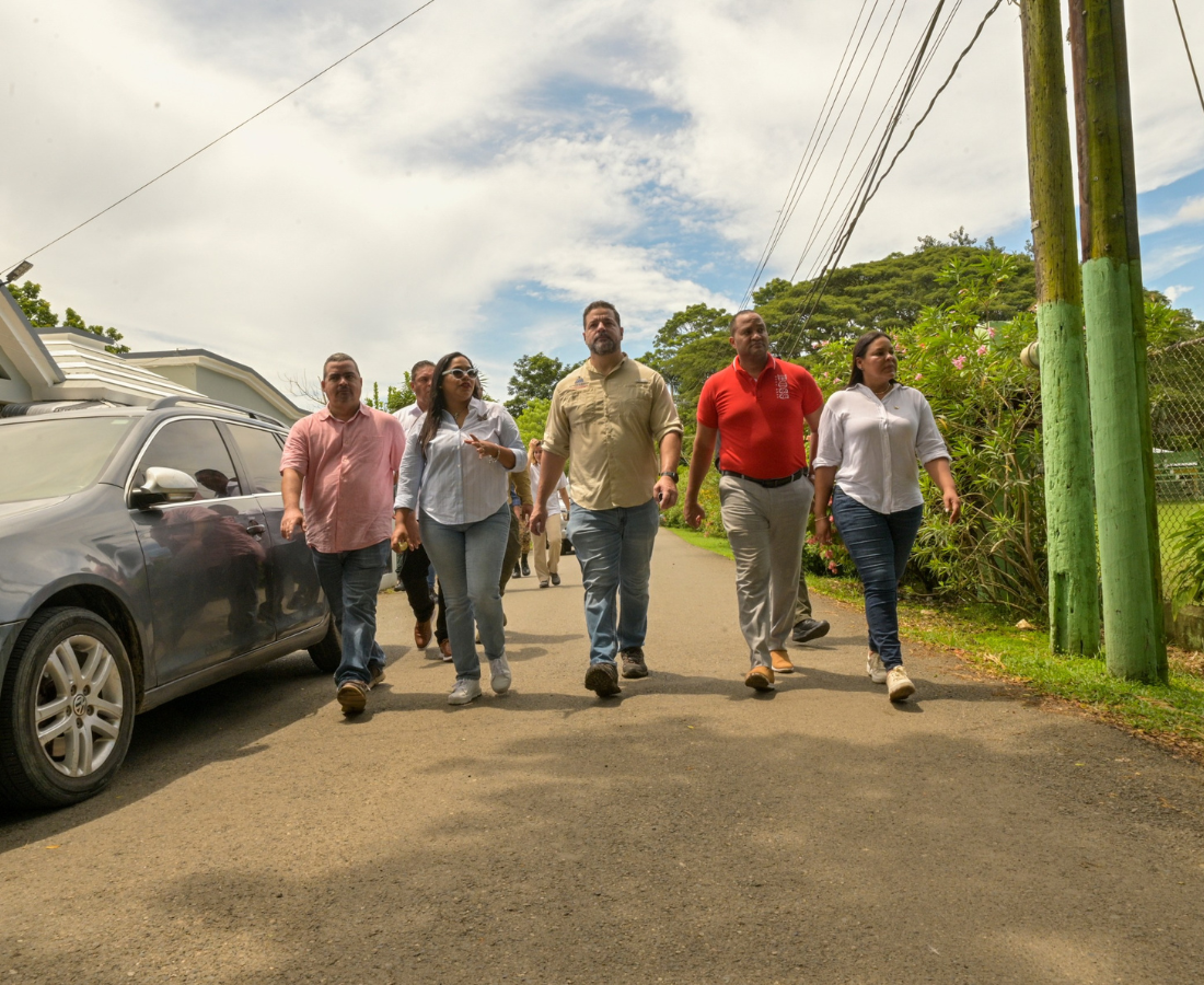 Ministro Paíno Henríquez visita proyectos ambientales en la provincia Hermanas Mirabal