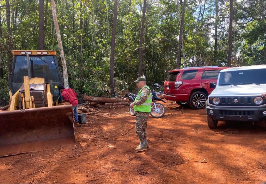 Medio Ambiente paraliza construcción de estación de combustible en carretera Jarabacoa-La Vega por estar dentro de áreas protegidas