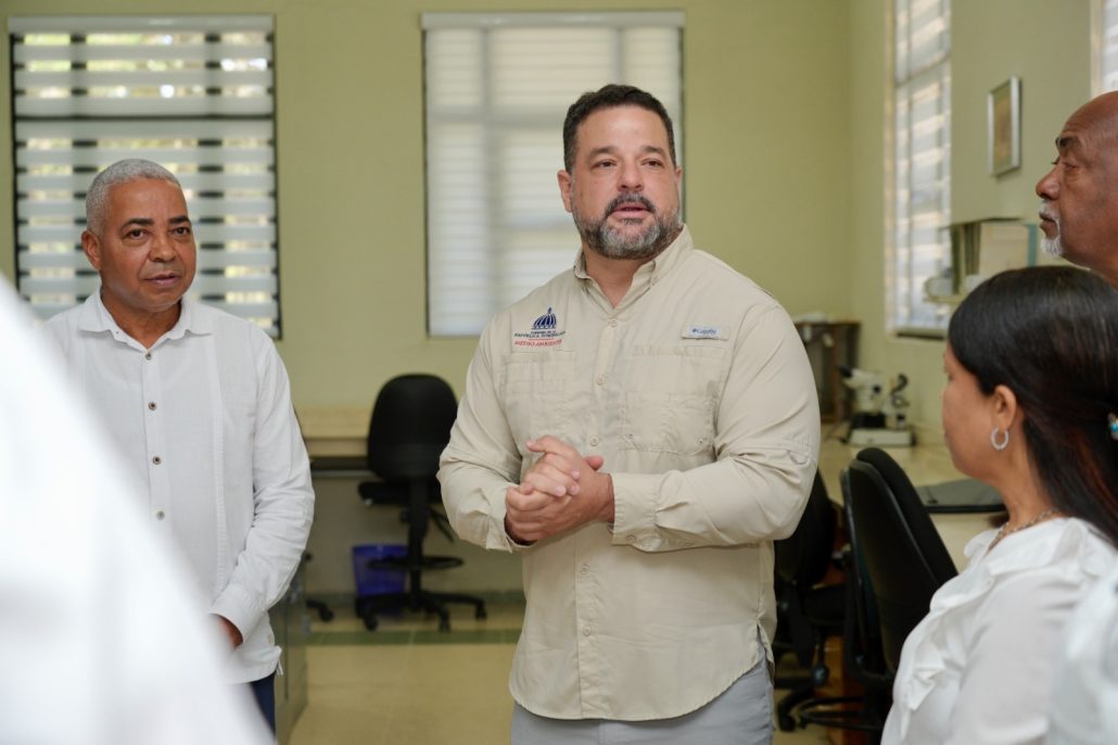 Ministro Paíno Henríquez realiza recorrido por el Jardín Botánico de Santo Domingo