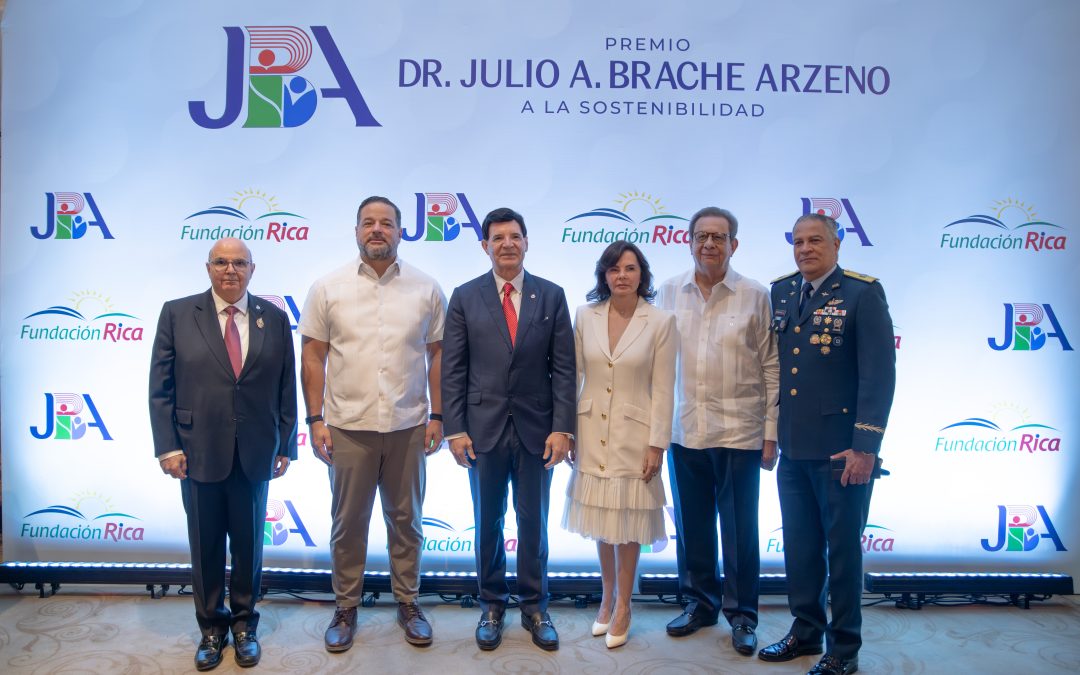 Paíno Henríquez participa en el acto de entrega de la quinta edición del premio Doctor Julio A. Brache Arzeno a la Sostenibilidad