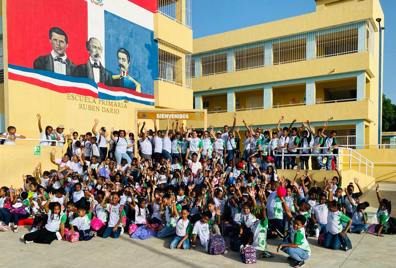 Estudiantes de la Escuela Primaria Rubén Darío en Campamento Ecohéroes 2025. Sto. Dgo.
